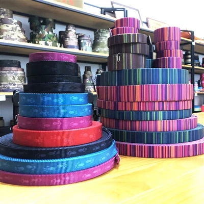 Hva er forskjellen mellom Tubular Webbing og Webbing?